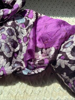 VTG HAND DYED BATIK SILK SCARF